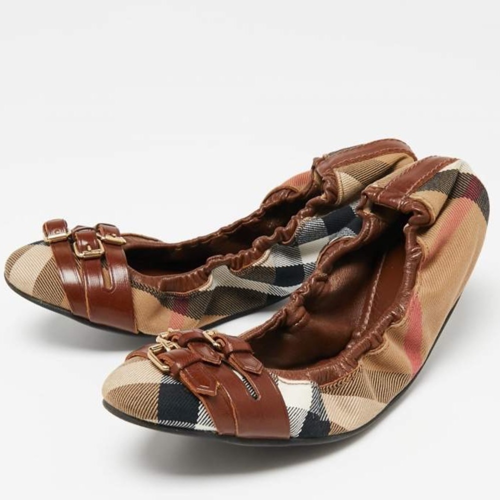 Burberry Ballet Flats in Nova Check Plaid with Brown Leather Triple Buckle EU 37